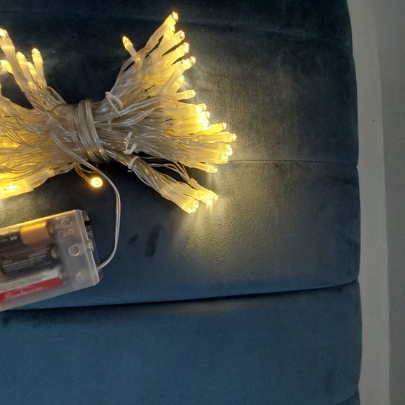 Merkury Cascading Curtain Led Lights DOUBLE A BATTERIES - Picture 3 of 8